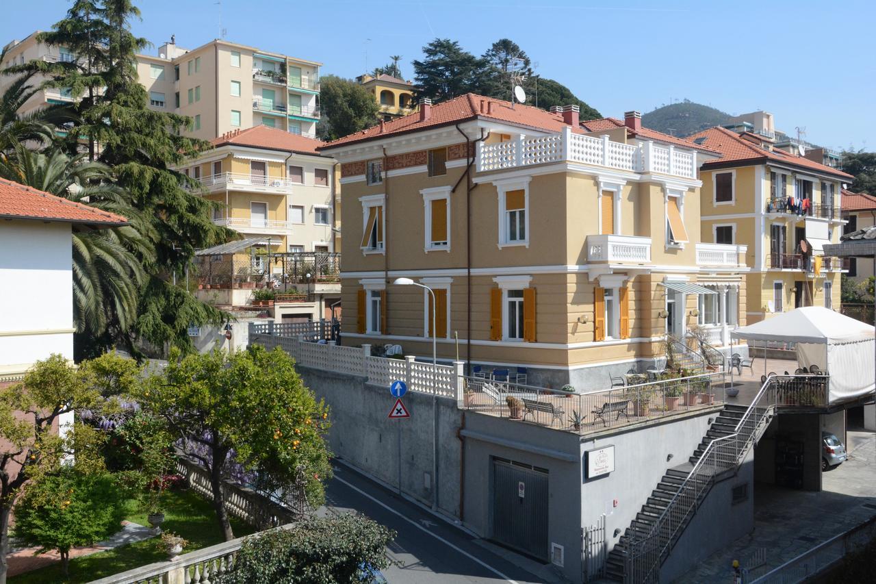 Hotel Ines Вараце Екстериор снимка